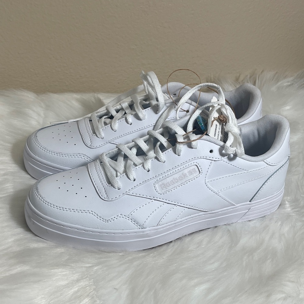 NWT Reebok Classic White Athletic Leather Sneakers